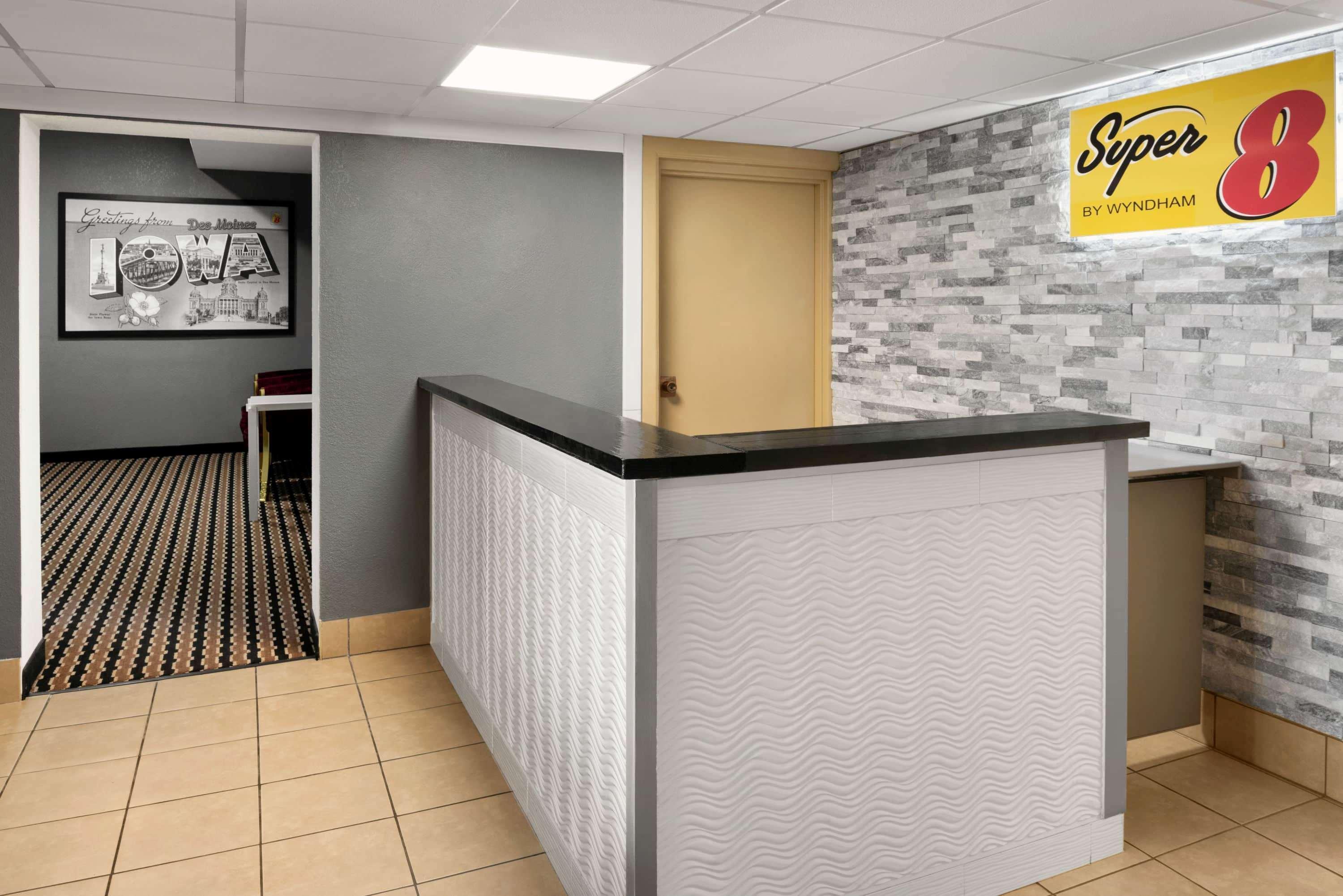 Super 8 By Wyndham Des Moines Hotel Eksteriør billede